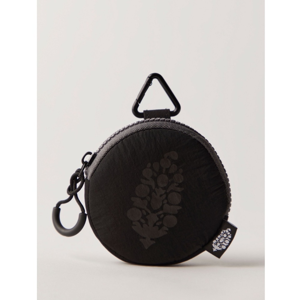 NWT FP MOVEMENT BY FREE PEOPLE ESSENTIALS ONLY POUCH
